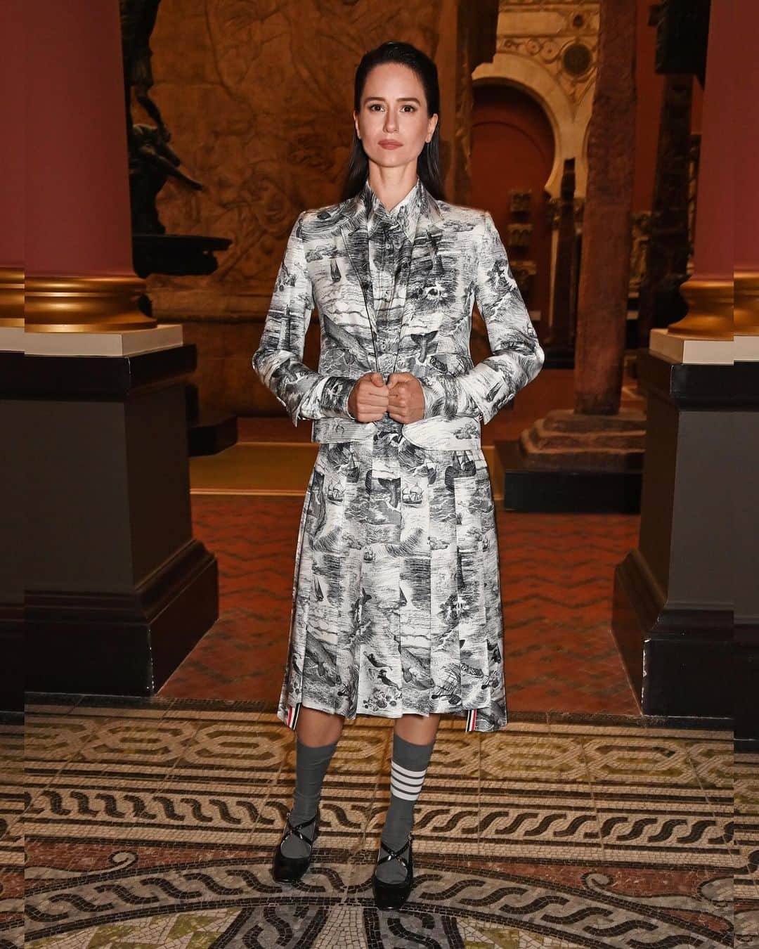 Just Jaredさんのインスタグラム写真 - (Just JaredInstagram)「Thom Browne celebrated their 20th anniversary on Monday night with an event at London's V&A Museum that was attended by Maisie Williams, Callum Turner, Janet Jackson, Will Poulter, Katherine Waterston, Dan Levy, and Naomi Ackie. See photos of all the guests now on JustJared.com. #ThomBrowne #MaisieWilliams #CallumTurner #JanetJackson #WillPoulter #KatherineWaterston #DanLevy #NaomiAckie Photos; Getty」10月10日 16時21分 - justjared