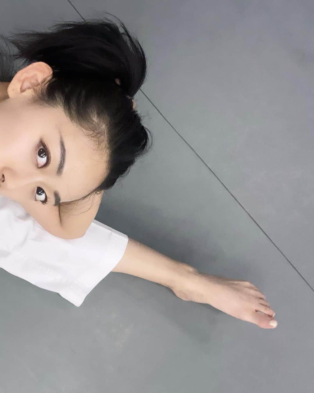 梨衣名さんのインスタグラム写真 - (梨衣名Instagram)「スポーツの秋🍂🧘🥋🎾  #pilatesfit  #tennis  #martialartsgirl」10月10日 16時13分 - leena3.1415926