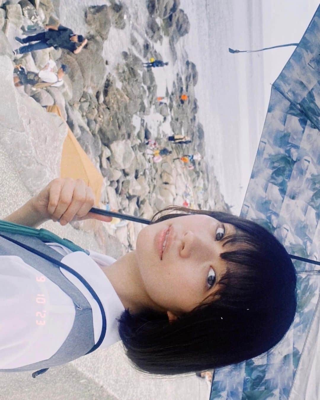 葵うたのさんのインスタグラム写真 - (葵うたのInstagram)「ビッケブランカ「Bitter」MUSIC VIDEO オフショットです☁️☁️☁️  #ビッケブランカ  #ビッケBitter」10月10日 21時00分 - utano_aoi_