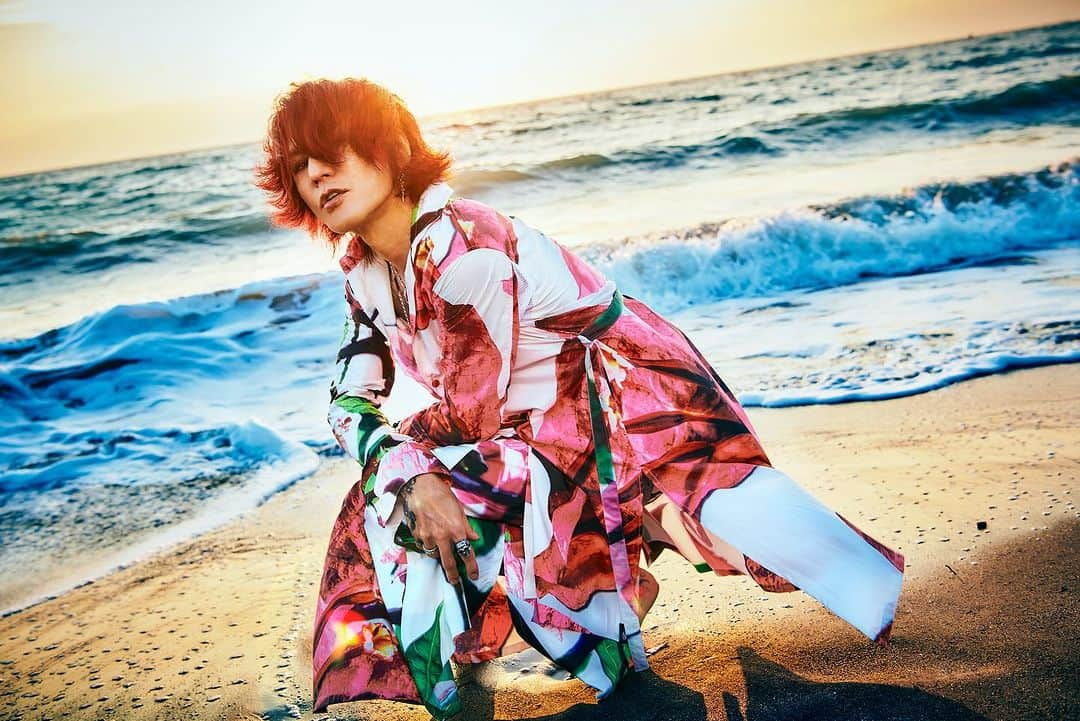 SUGIZOさんのインスタグラム写真 - (SUGIZOInstagram)「New publicity shot! Photo by Keiko TANABE.」10月10日 16時34分 - sugizo_official