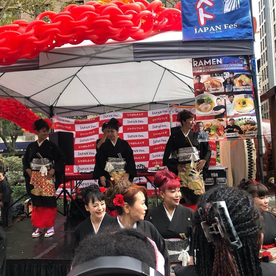 原めぐみさんのインスタグラム写真 - (原めぐみInstagram)「（原めぐみofficial） JAPAN FESTIVAL  　　at Broadway in N.Y 出演ついでに遊んできました‼️  #japanfestival  #japanesefood  #broadway  #ramen  #ny #megumihara  #japanessinger  @meguming.h」10月10日 16時41分 - meguming.h