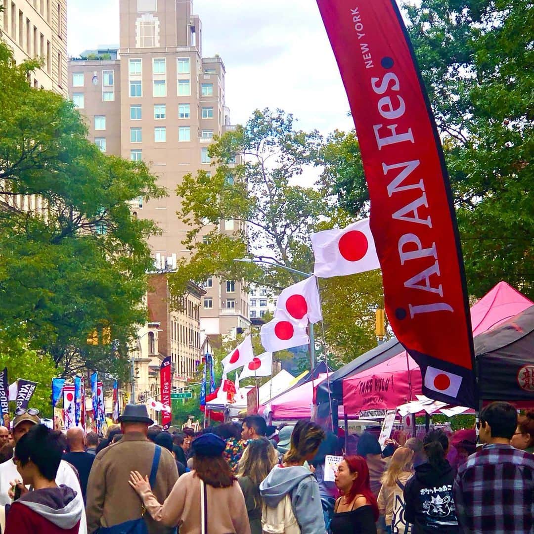 原めぐみさんのインスタグラム写真 - (原めぐみInstagram)「（原めぐみofficial） JAPAN FESTIVAL  　　at Broadway in N.Y 出演ついでに遊んできました‼️  #japanfestival  #japanesefood  #broadway  #ramen  #ny #megumihara  #japanessinger  @meguming.h」10月10日 16時41分 - meguming.h