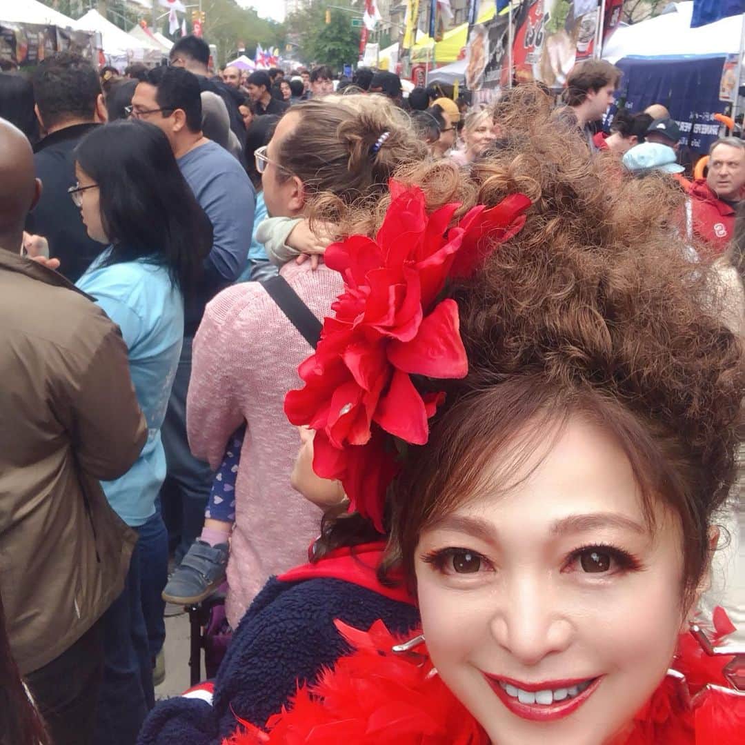原めぐみさんのインスタグラム写真 - (原めぐみInstagram)「（原めぐみofficial） JAPAN FESTIVAL  　　at Broadway in N.Y 出演ついでに遊んできました‼️  #japanfestival  #japanesefood  #broadway  #ramen  #ny #megumihara  #japanessinger  @meguming.h」10月10日 16時41分 - meguming.h