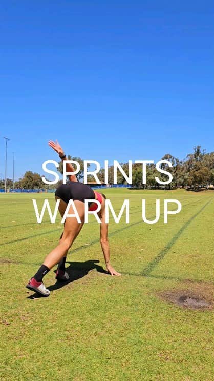 のインスタグラム：「SPRINTS WARM UP 🔥 If you want to be fast, you gotta warm up being fast 🏎💨 None of this slow jogging around the track. Booooooring 😒 Try these 9 explosive running drills & feel the difference in your session!   I do the drill for 20m, then run through at the end for 10m, and slowly walk back...have enough rest between so you can really be quick during the drill!  Aim of the game is to be tall above the ground, core engaged, and to spend as little time on the ground during each step (short ground reaction time) ⏰️😈 #sprintwarmup #sprintingdrills #running warm-up  ab❤️x  Wearing: @lskd AMANDA15 for 15% off!」
