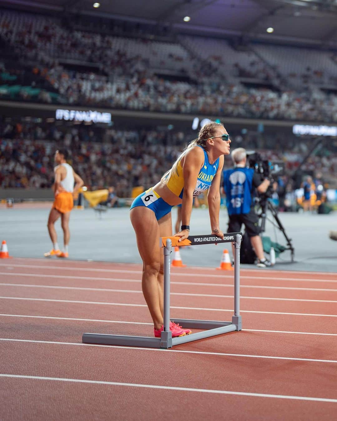 ヴィクトリア・トカチュークのインスタグラム：「The first thing a hurdler learns is how to fall. If you're not ready to fall, you're not ready to hurdle 🤩 #hurdle #trackandfield #athlete」