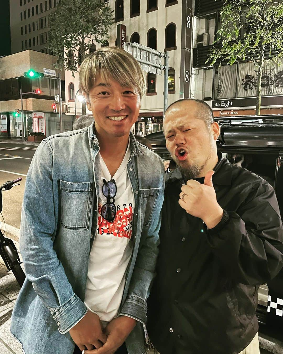 高崎寛之さんのインスタグラム写真 - (高崎寛之Instagram)「とある日の松本の夜🎤🍺🍜📕⚽️ 誰がどの人か分かるかな🤔」10月10日 17時04分 - hiro0317