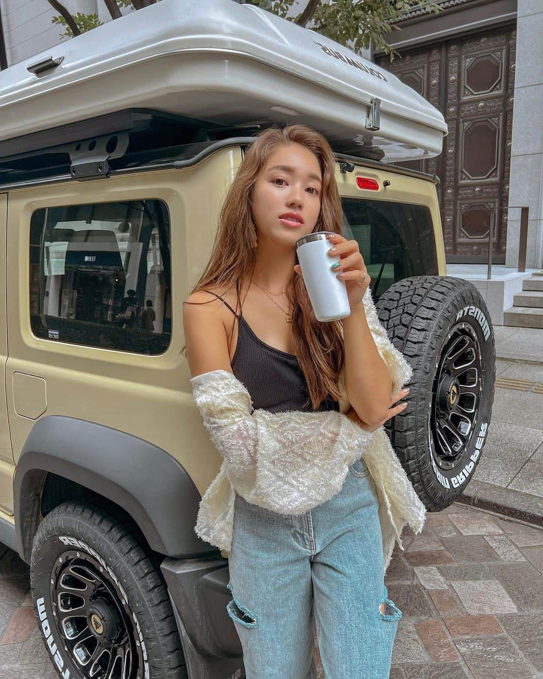 羽石杏奈さんのインスタグラム写真 - (羽石杏奈Instagram)「🧡Jimny Camping car updates: tires @monsta_japan @exizzleline  wheels @forcewheels.japan  speaker @carrozzeria_jp  Love the new version of my travel buddy🏕️🛻❣️  久々の都内運転、旅の相方ジムニー 新しいタイヤとホイールとスピーカーで 見違えました、、可愛すぎる🥹🤍✨  #jimny #jimnysierra #jimny4x4 #jimnycamper #camplife #suzukijimny #ジムニー #ジムニーシエラ #デルタフォースオーバル #デルタフォース #モンスタタイヤ」10月10日 17時21分 - hawaiianna913