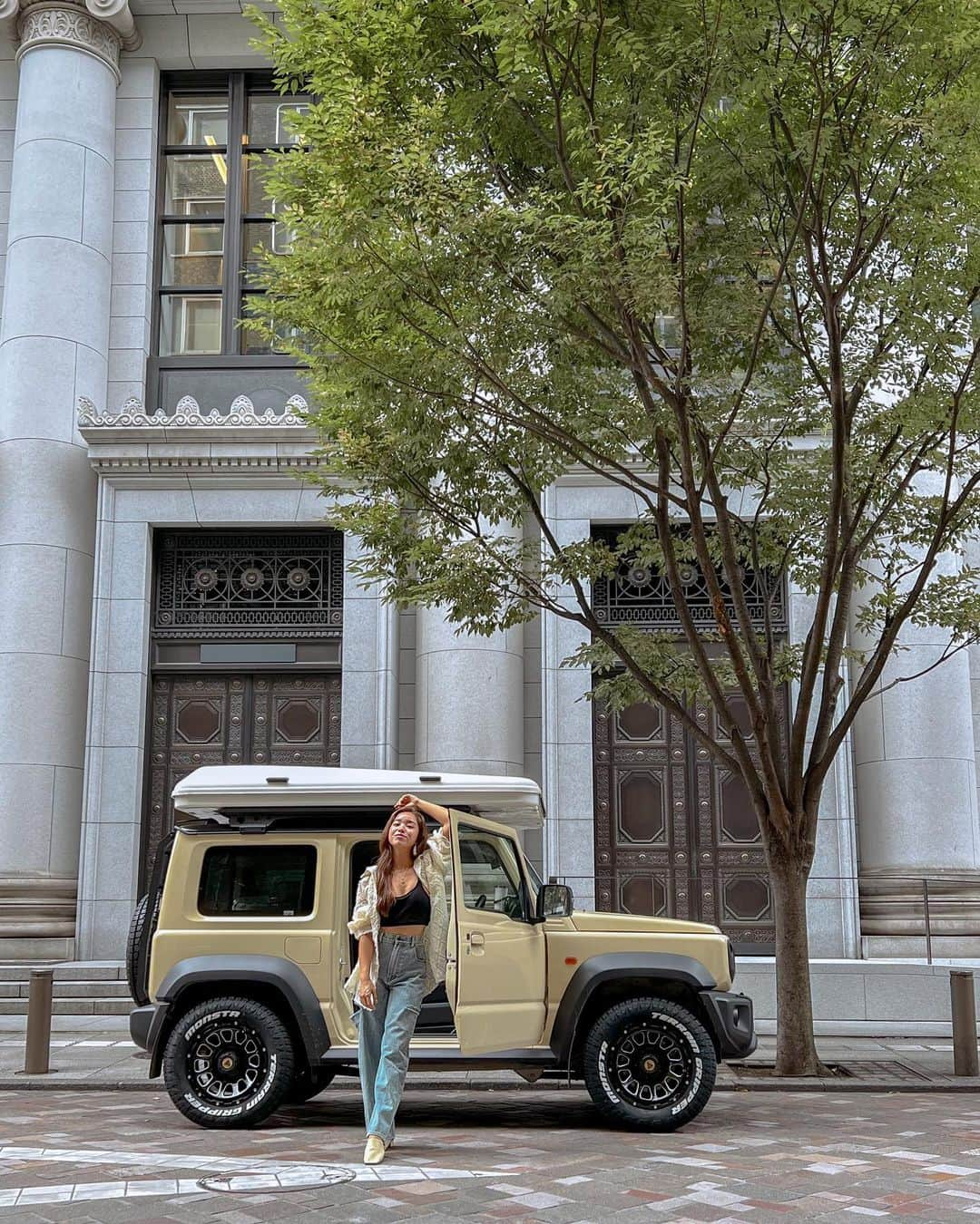 羽石杏奈さんのインスタグラム写真 - (羽石杏奈Instagram)「🧡Jimny Camping car updates: tires @monsta_japan @exizzleline  wheels @forcewheels.japan  speaker @carrozzeria_jp  Love the new version of my travel buddy🏕️🛻❣️  久々の都内運転、旅の相方ジムニー 新しいタイヤとホイールとスピーカーで 見違えました、、可愛すぎる🥹🤍✨  #jimny #jimnysierra #jimny4x4 #jimnycamper #camplife #suzukijimny #ジムニー #ジムニーシエラ #デルタフォースオーバル #デルタフォース #モンスタタイヤ」10月10日 17時21分 - hawaiianna913