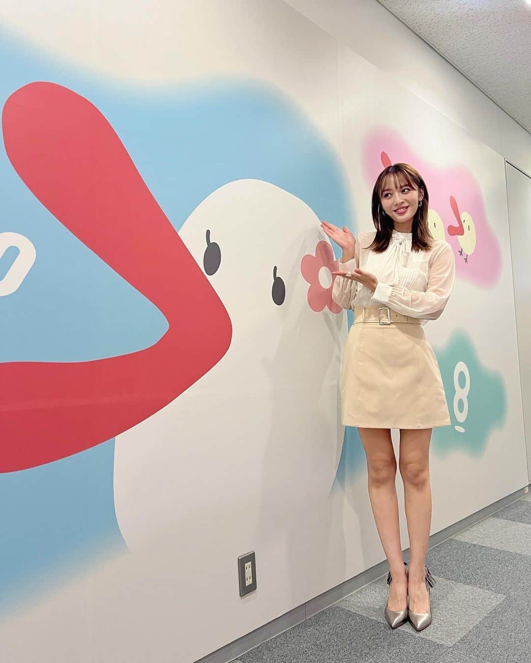 神部美咲のインスタグラム：「このあと19時〜関西テレビ #ちゃちゃ入れマンデー  お邪魔してます🤎🤎  久しぶりに大阪を感じて来ました🤣 黒田師匠にも会えました🙇‍♀️  ぜひご覧ください♡♡」