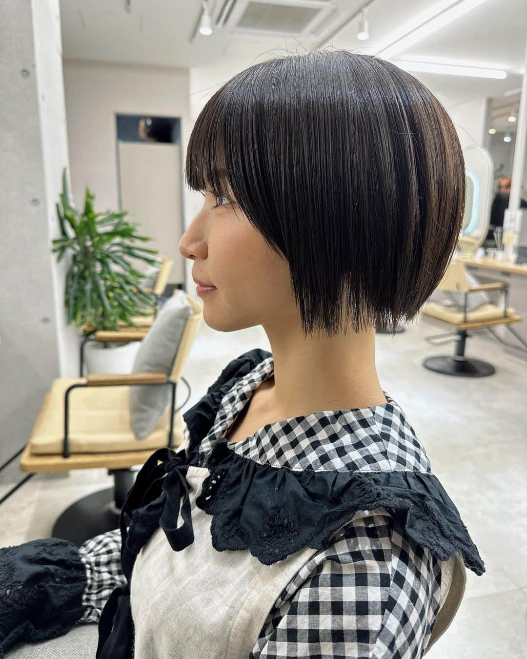 横道侑里さんのインスタグラム写真 - (横道侑里Instagram)「✂️✂️✂️ ショートだけど、できるだけボブに！ってお願いしたらちゃんと可愛くしてくださいました🥰  ありがとうございます！ #ショートヘア  #ショートボブ  #ミニボブ」10月10日 17時16分 - sideroad615