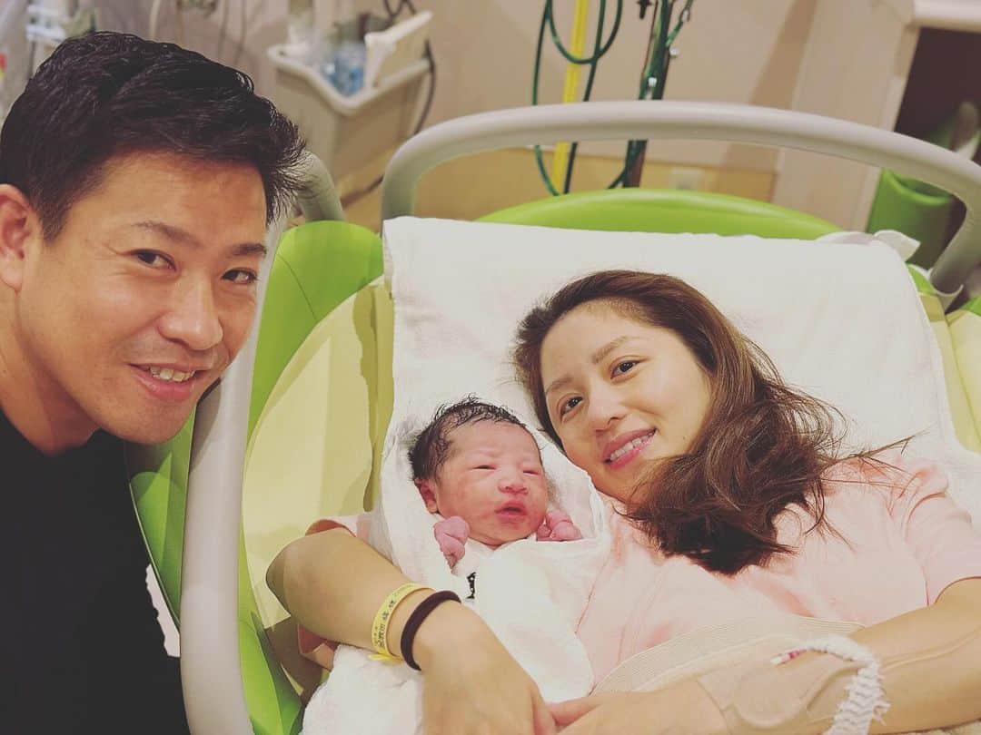 牧田和久のインスタグラム：「私事ではありますが先日、妻が第2子を出産致しました。母子共に健康で元気な男の子を産んでくれました。妻、産まれて来てくれた子には凄く感謝したいと思います。 #第2子誕生 #第2子出産 #おめでとう #ありがとう #ベビー #Baby」