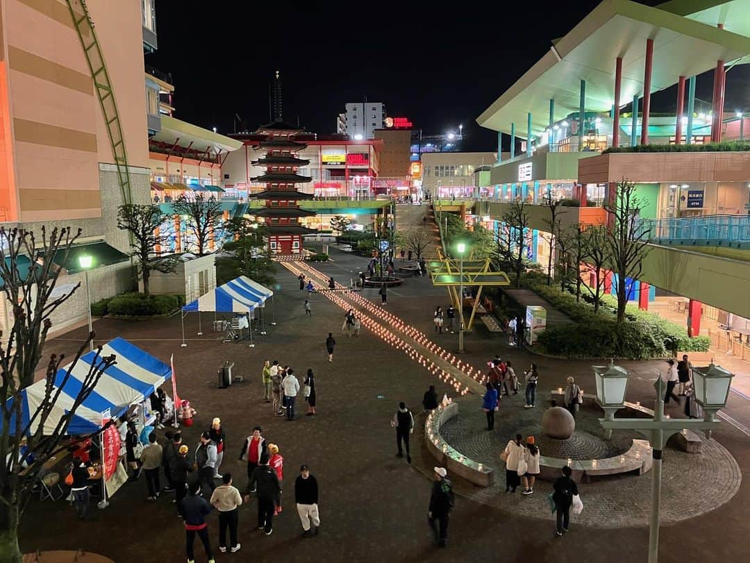 海老名市さんのインスタグラム写真 - (海老名市Instagram)「10月９日に海老名中央公園で、海老名青年会議所主催「えびフェス2023」が開催されました。ステージでのダンスや展示ブースなどの企画のほか、キャンドルナイトで幻想的な空間が作られました。  #好きです海老名 #住みたい住み続けたいまち海老名 #海老名 #神奈川 #ebina #えびフェス2023 #イベント #海老名中央公園」10月10日 17時48分 - ebina_official