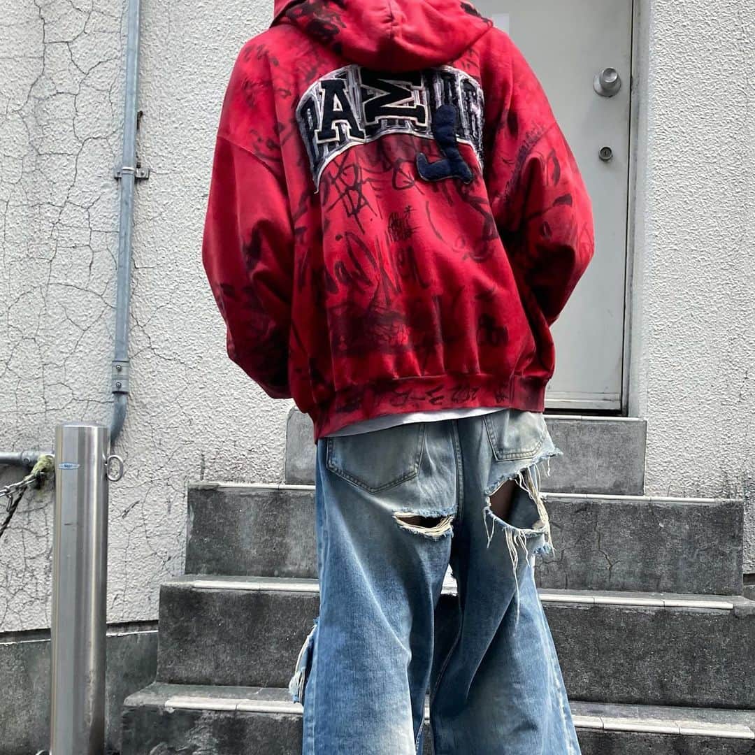 のインスタグラム：「. 《 BALENCIAGA 》  SEASON : 23SS ⁡ －－－－－－－－－－ー－－－－－－－－－－－－－－  商品の詳細につきましてはDM、又はお電話にてお問い合わせ下さい。 ⁡ DMやお電話からの郵送販売も可能です。 ⁡ ショッピングローンなど各種お支払い方法もご用意しておりますのでご相談下さい。 ⁡ International shipping is available. Please contact us though DM. ⁡ ⁡ 〈RINKAN SHIBUYA〉 TEL：03-5458-3050 LINE ID：@283swjhf」