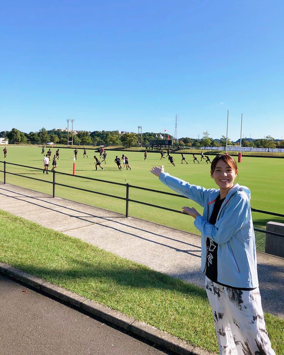 迫田さおりのインスタグラム：「・ かごしま国体 ・ 今日は成年男子ラグビーの応援に行ってきましたー‼︎ ・ やっぱり生で見ると迫力が半端ないね😳‼︎ タックルの瞬間は思わず声が出てしまうくらいでした‼︎ ・ 成年男子は決勝戦まで進出して、結果は準優勝‼︎ 延長戦までいって、最後まで諦めない姿が印象的でした‼︎ 本当にお疲れ様でした😊 ・ 明日も県内の競技会場からMBC【かご4】で生中継しまーす🙌」