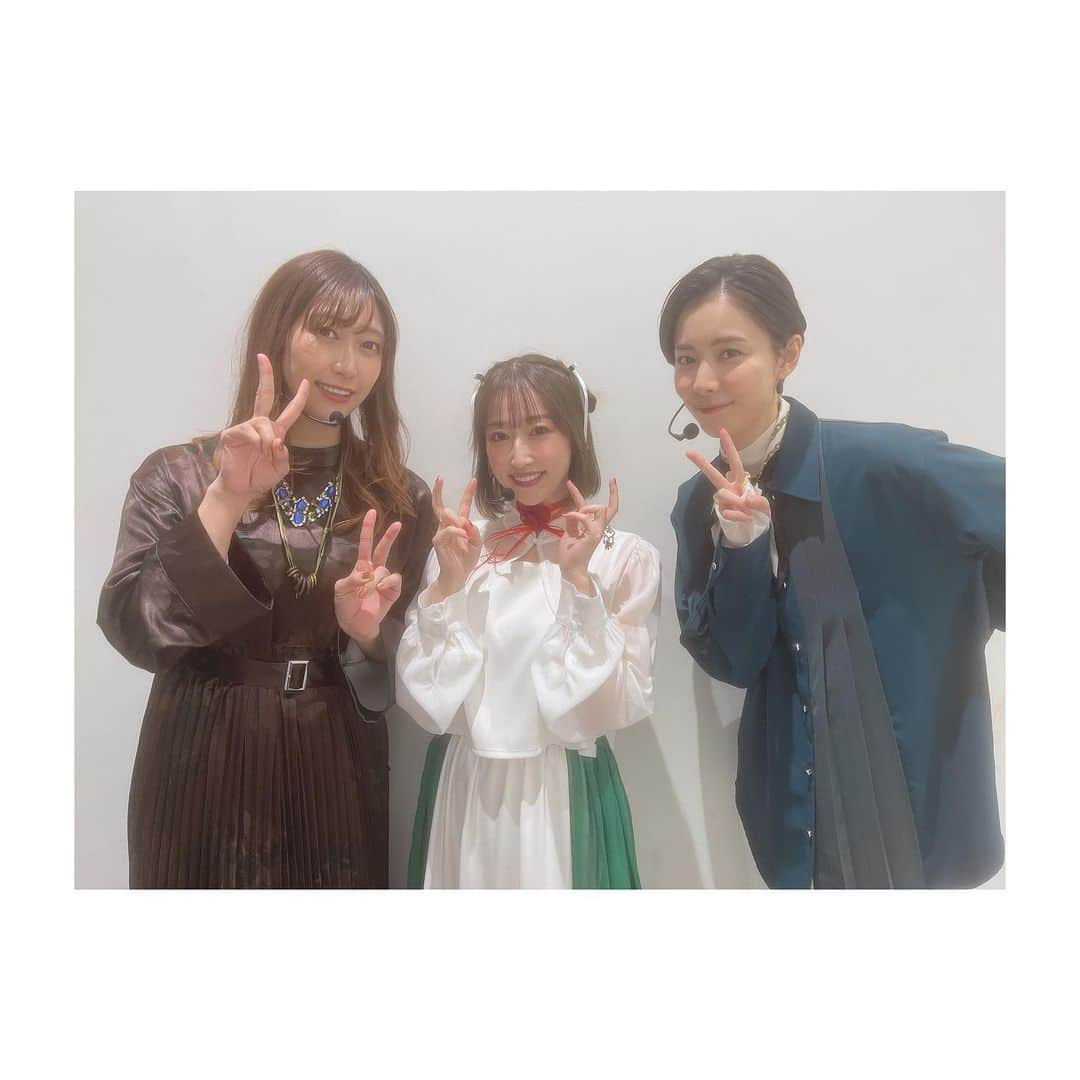 五十嵐裕美のインスタグラム：「#ユアマジェ 3rd LIVE 1日目に桜さん、ななこ氏とマウス3人で参加させて頂きましたー✨ えええ！テオとアディってそんな関係なの！？ってなったり。 ムーダンとサティスのやり取りだったり、 ライブとはいえ濃厚だったなぁ……。 シンガー側の皆さんの歌は裏で堪能させて頂いておりました！ 歌ムーダンの小太刀瑞姫ちゃんとまた会えて嬉しかったです✨ 今度お茶する約束しました🫶 アプリは終了しますが、これからの物語の展開や次のライブも発表されましたので、これからも ユアマジェどうぞ宜しくお願いします🙇‍♀️」