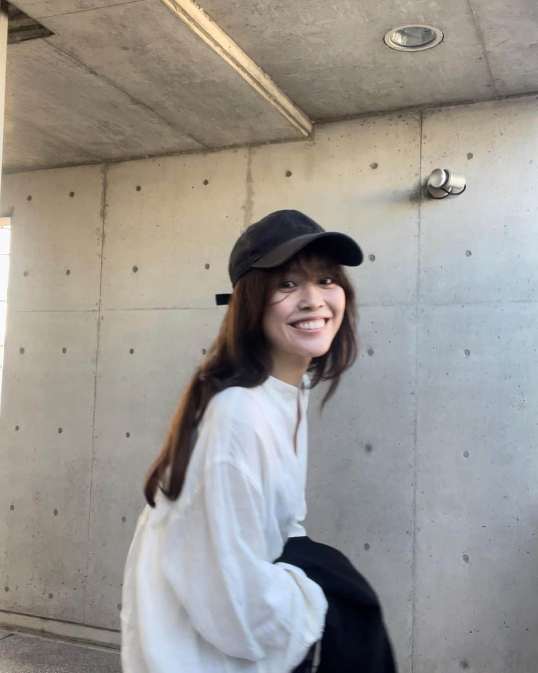 和歌子のインスタグラム：「🌾  昨日は暑くて 今日はなんだか寒くてさ。 ジャケット取りに帰りました。」