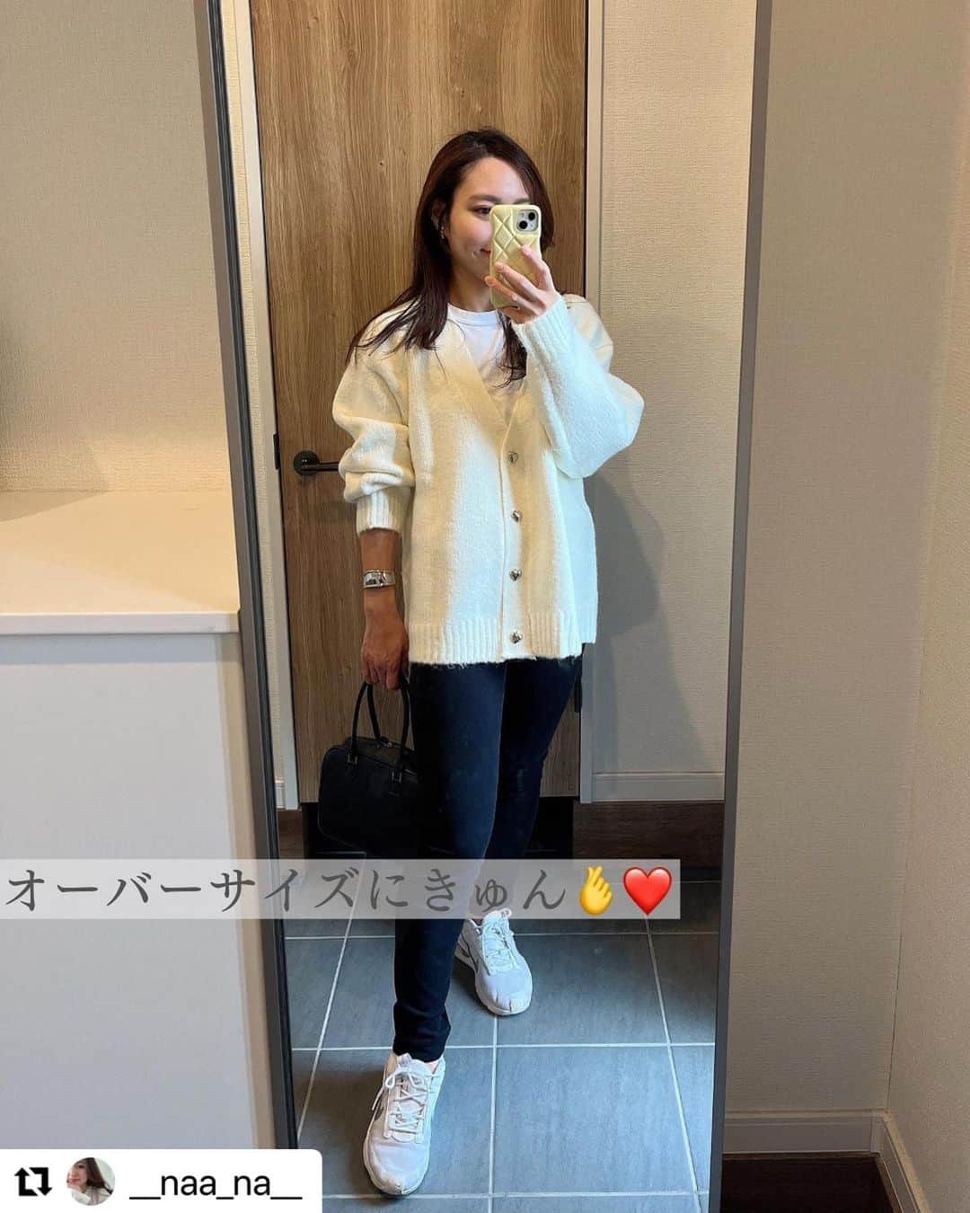 BIRTHDAY BASHさんのインスタグラム写真 - (BIRTHDAY BASHInstagram)「素敵な投稿ありがとうございます🤍  #Repost @__naa_na__ with @use.repost ・・・ . \保存しておくとｺｰﾃﾞに迷った時に見返せて便利です😍/ . @birthdaybashshopのハートボタンカーディガンが激かわ❤️ ↓ ▫️Amiens HEART BUTTON CARDIGAN  (COLOR：IVORY) . 肉厚で、しっかりしたニット♡ オーバーサイズがとっても可愛い😍 肉厚カーデは気温差がある時にとっても便利♡ 秋〜長い期間着れちゃいます😍 . とっても可愛いので是非チェックしてみて下さい😍 . #30代ママファッション #30代ママコーデ #低身長ママコーデ #低身長コーディネート #プチプラママコーデ #高見えファッション #着回し術 #バースデーバッシュ#birthdaybashshop #ハートモチーフ #男の子ママコーデ #女の子ママコーデ #プチプラママファッション #綺麗めカジュアルコーデ」10月10日 18時09分 - birthdaybashshop