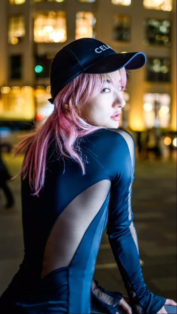 中川友里のインスタグラム：「💞🌌  大学教授兼プロカメラマンの @takahiro_bessho 先生とのphoto shooting✨本当に光の魔法使い🪄✨  先日の京都でのお久しぶりの再会🫂もワイン🍷会も楽しすぎたので した✨  また会える日を楽しみに☺️✨  #nikon #tokyo」