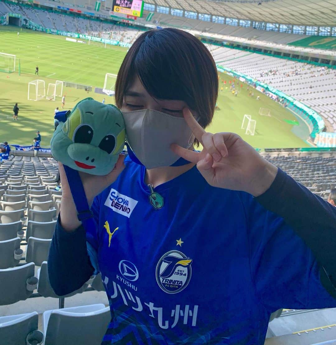 木下愛華さんのインスタグラム写真 - (木下愛華Instagram)「. 先日は、大分トリニータファンの家族に連れて行って貰い 一緒にサッカー観戦を！  熱い声を届け続ける団体の中でスポーツをみるのは、今までと全然違う心地で面白かったです。 今年も色んなスポーツを見に行きたいなあ〜🏉⚾️⚽️🚴🐎」10月10日 18時12分 - kinoshita.desu0099