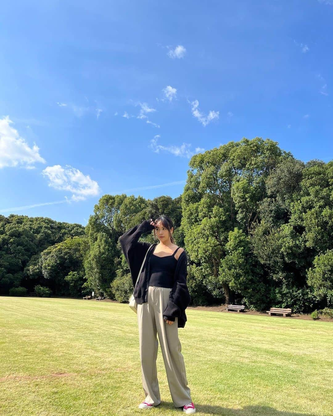 江藤遼のインスタグラム：「🍃✌️😊✌️🍃  妹と公園に行ってニコニコダブルピース」