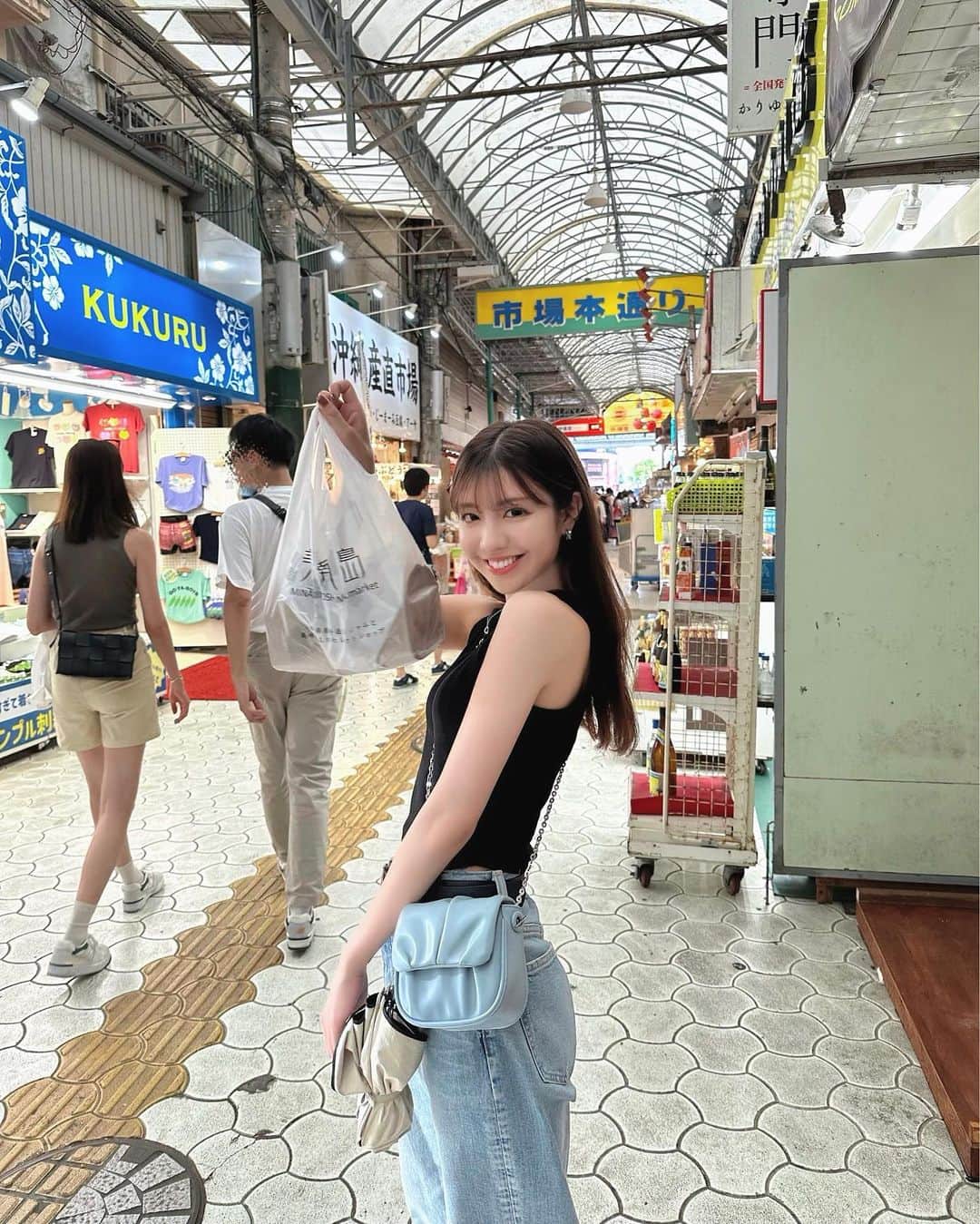 小玉梨々華のインスタグラム：「沖縄楽しかった〜🌺 海ぶどう沢山買えてるんるんな私です また行けますように ☺︎」
