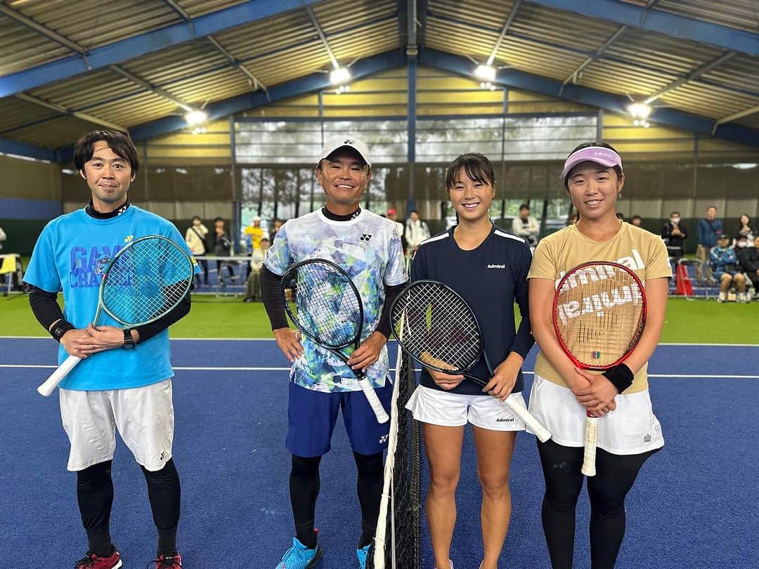 佐藤久真莉さんのインスタグラム写真 - (佐藤久真莉Instagram)「🎾CSJ大感謝祭🎾⁣ ⁣ 雨の中の開催でしたが沢山の方々が参加してくれました！⁣ 大抽選会、ライブ、エキシビジョンマッチ、ストラックアウトなど色々なイベントがありとても楽しかったです！⁣ ⁣ ⁣ #テニス⁣ #テニス女子⁣ #テニスウェア ⁣ #プロテニスプレイヤー ⁣ #スポーツ ⁣ #スポーツウェア ⁣ #スポーツ女子 ⁣ #武内総合会計⁣ #富士薬品 ⁣ #アドミラルアスレ⁣ #吉田歯科クリニック ⁣ #ヨネックス ⁣ #professionaltennis ⁣ #tennis ⁣ #tennisgirl ⁣ #tennisplayers ⁣ #sports ⁣ #admiral」10月10日 18時35分 - himarisato_official