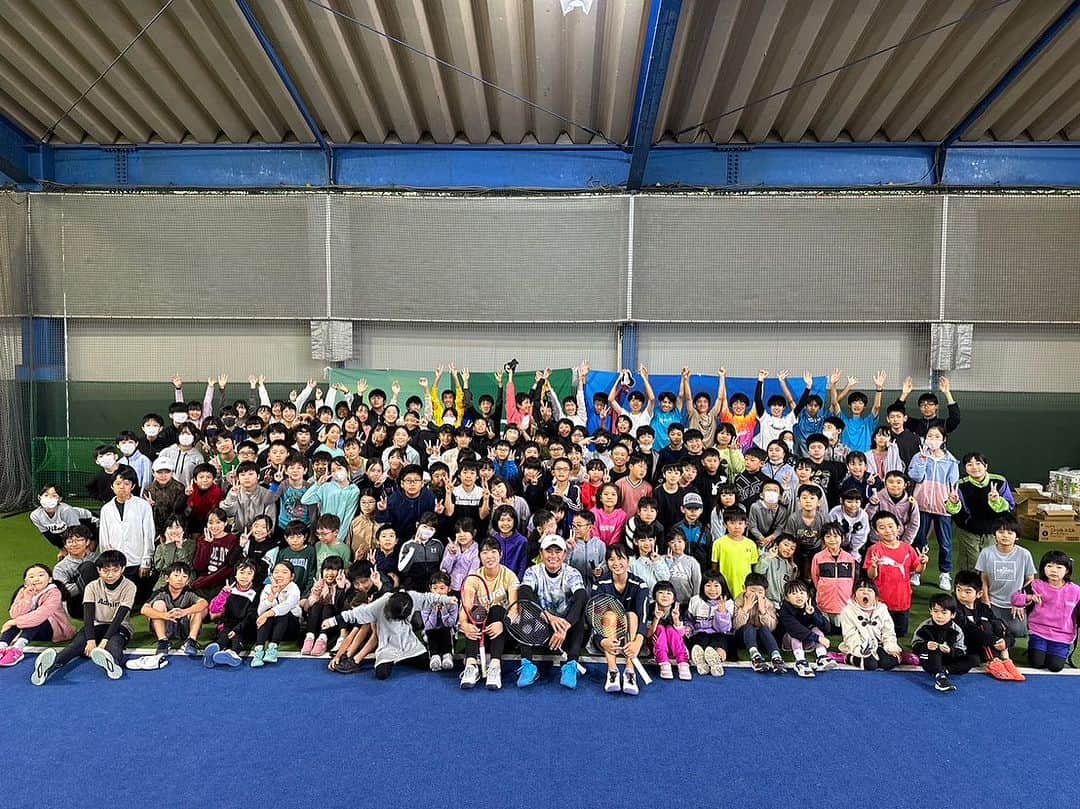 佐藤久真莉さんのインスタグラム写真 - (佐藤久真莉Instagram)「🎾CSJ大感謝祭🎾⁣ ⁣ 雨の中の開催でしたが沢山の方々が参加してくれました！⁣ 大抽選会、ライブ、エキシビジョンマッチ、ストラックアウトなど色々なイベントがありとても楽しかったです！⁣ ⁣ ⁣ #テニス⁣ #テニス女子⁣ #テニスウェア ⁣ #プロテニスプレイヤー ⁣ #スポーツ ⁣ #スポーツウェア ⁣ #スポーツ女子 ⁣ #武内総合会計⁣ #富士薬品 ⁣ #アドミラルアスレ⁣ #吉田歯科クリニック ⁣ #ヨネックス ⁣ #professionaltennis ⁣ #tennis ⁣ #tennisgirl ⁣ #tennisplayers ⁣ #sports ⁣ #admiral」10月10日 18時35分 - himarisato_official