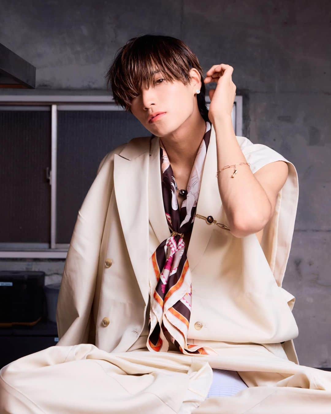 のインスタグラム：「. 22 years old！！  . 大切な人と22歳も迎えられました。  この1年で自分を大きく変えるであろう  そして大切な人みんな僕のでっけぐなる姿近くで見ててください。 本当にありがとう これからも宜しく❤️‍🔥  . set up: @soerte.official  Photo: @yooouhei.f」