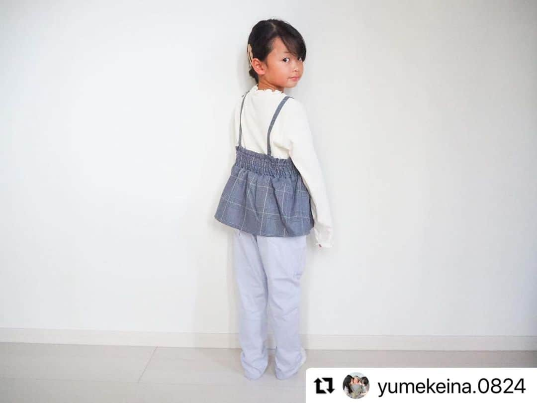 エフオーオンラインストア 子供服さんのインスタグラム写真 - (エフオーオンラインストア 子供服Instagram)「公式アンバサダーの@yumekeina.0824 さんに紹介していただきました♬ ありがとうございます⭐️ ・・・ @foonline  #foonline公式アンバサダー   トップスは  "グレンチェック・花柄ビスチェドッキングトップス" ( #V406063)  秋っぽいチェックが可愛い♡ ビスチェがドッキングしてるのでズレたりもなく 通学にも🙆‍♀️💕  ボトムスは  "ハートポケットきゅんpants" (#V421033 ) を着用してます♡  keinaとお揃い♡ 色違いで雰囲気変わる✨ ハートチャームと ポケットがハートになってて可愛い💕  yume/8y/着用size130cm #PR  #foonline_fokidsphoto #foonline #プロモーション #8歳#4歳 #2歳#女の子ママ #キッズモデル  #女の子コーデ #姉妹  #神戸ママ #男の子ママ #姉妹ママ#女の子ママ#こどものいる暮らし #関西ママ#姉弟#成長記録 #兵庫県#キッズモデル募集#お揃い#秋コーデ#新学期」10月10日 18時38分 - foonline