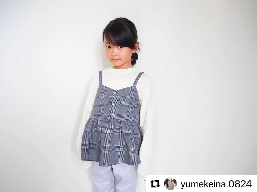 エフオーオンラインストア 子供服さんのインスタグラム写真 - (エフオーオンラインストア 子供服Instagram)「公式アンバサダーの@yumekeina.0824 さんに紹介していただきました♬ ありがとうございます⭐️ ・・・ @foonline  #foonline公式アンバサダー   トップスは  "グレンチェック・花柄ビスチェドッキングトップス" ( #V406063)  秋っぽいチェックが可愛い♡ ビスチェがドッキングしてるのでズレたりもなく 通学にも🙆‍♀️💕  ボトムスは  "ハートポケットきゅんpants" (#V421033 ) を着用してます♡  keinaとお揃い♡ 色違いで雰囲気変わる✨ ハートチャームと ポケットがハートになってて可愛い💕  yume/8y/着用size130cm #PR  #foonline_fokidsphoto #foonline #プロモーション #8歳#4歳 #2歳#女の子ママ #キッズモデル  #女の子コーデ #姉妹  #神戸ママ #男の子ママ #姉妹ママ#女の子ママ#こどものいる暮らし #関西ママ#姉弟#成長記録 #兵庫県#キッズモデル募集#お揃い#秋コーデ#新学期」10月10日 18時38分 - foonline