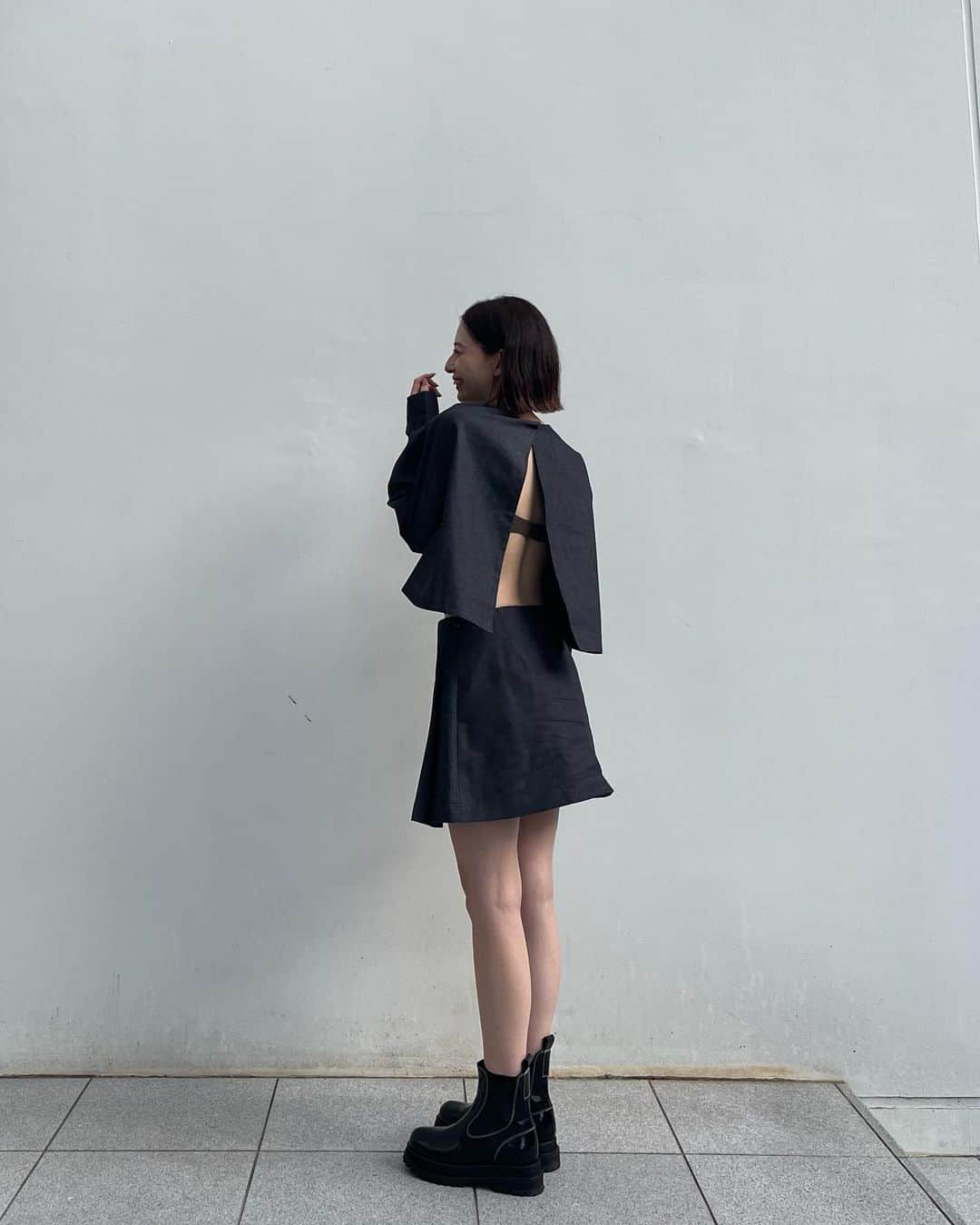 貴田理沙さんのインスタグラム写真 - (貴田理沙Instagram)「最近の通勤バッグとプライベートバッグ👜  通勤はpcがはいる大きいバックパックが欲しくて @gastonlugaに🫶 プライベートはラフに持てる ナイロンバッグ @nyunyu_seoul 🎱  お洋服は@ishi.lisalisaの秋の新作で 東京popupで初お目見えです！ 個人的にデニムのミニ丈セットアップ+ ブーツ+大きめバッグパックがツボ🤳  ------- @gastonluga 公式サイトで15%off ディスカウントコード: 　LISA25（12月13日まで有効） https://gastonluga.com/jp/ #GastonLuga #ガストンルーガ  #バックパック #Carryyourlifeeffortlessly #PR 送料無料になるみたい、よかったら使ってね！！」10月10日 18時49分 - _l2i5q