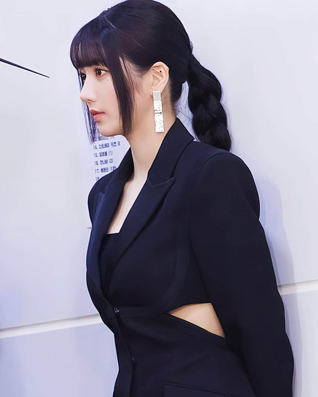 クォン・ウンビさんのインスタグラム写真 - (クォン・ウンビInstagram)「#EUNBI at TMA RED CARPET | 231010  #KWONEUNBI #권은비  #ウンビ #權恩妃」10月10日 18時41分 - kwoneunbi