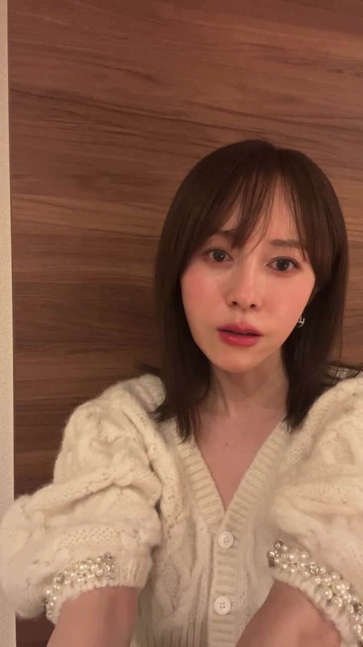 エリーのインスタグラム：「SENSAIのリップ見せたり恋愛の話したり楽しかった〜！」