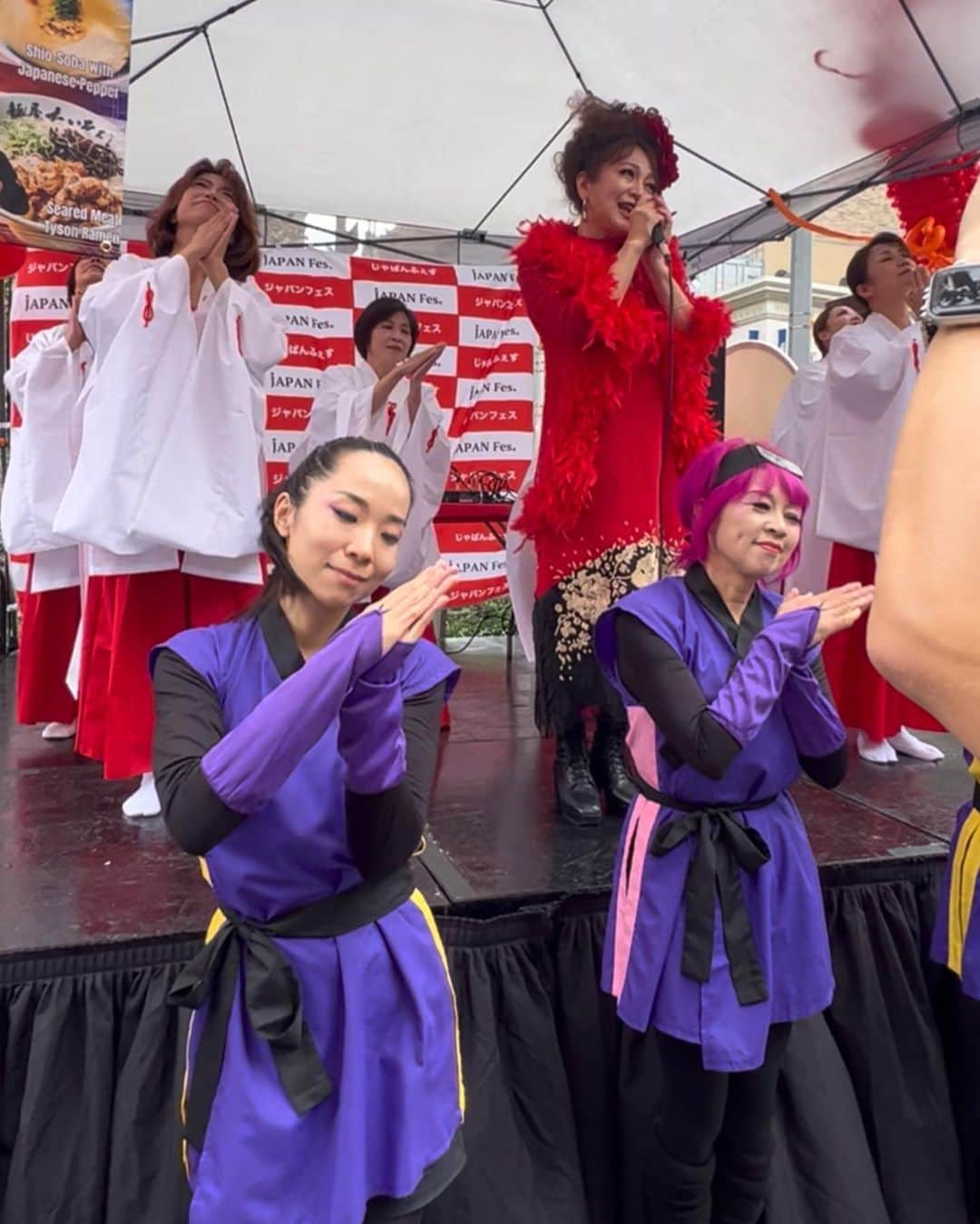 原めぐみさんのインスタグラム写真 - (原めぐみInstagram)「（原めぐみofficial） japan festival at New York カーネギーホール出演の翌日は ジャパンフェスティバルで歌って来ました。  #megumihara #haramegumi #japanessinger  #ジャパンフェスティバル  #ニューヨーク #ブロードウェイ #原めぐみ  #原めぐみステージ」10月10日 18時53分 - meguming.h