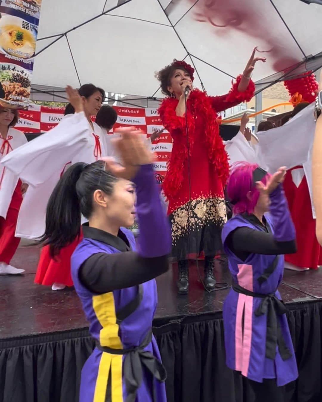 原めぐみさんのインスタグラム写真 - (原めぐみInstagram)「（原めぐみofficial） japan festival at New York カーネギーホール出演の翌日は ジャパンフェスティバルで歌って来ました。  #megumihara #haramegumi #japanessinger  #ジャパンフェスティバル  #ニューヨーク #ブロードウェイ #原めぐみ  #原めぐみステージ」10月10日 18時53分 - meguming.h