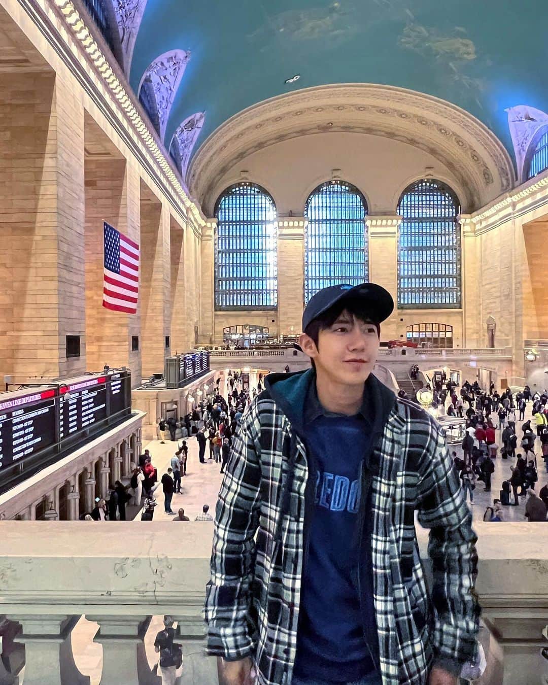 ファン・グァンヒさんのインスタグラム写真 - (ファン・グァンヒInstagram)「Grand Central 기차는 안타고 햄버거만 먹고왔어 🍔」10月10日 18時59分 - prince_kwanghee
