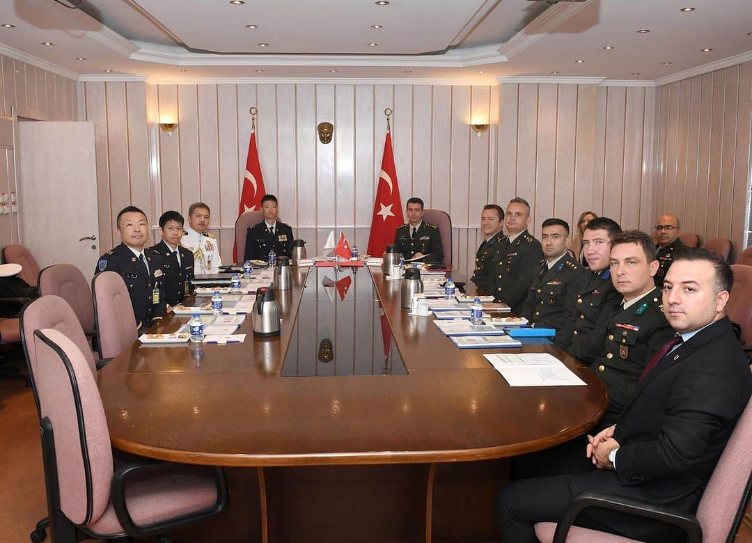 陸上自衛隊さんのインスタグラム写真 - (陸上自衛隊Instagram)「１０月４日、陸上自衛隊は、トルコ陸軍と幕僚協議を行いました。本協議では、来年、日トルコ外交関係樹立１００周年を迎える両国の陸軍種関係進展の重要性を確認するとともに、トルコ陸軍と陸上自衛隊とのハイレベルや専門家間の交流について具体化を図りました。引き続き、日土陸軍種間の多層的な防衛協力・交流を推進し、協力関係を強化していきます。🇹🇷🇯🇵  #陸上自衛隊 #トルコ軍  JGSDF held bilateral staff talks with the Turkish Land Forces(TLF) on 4 Oct .  TLF and JGSDF confirmed the  importance of the bilateral land force’s partnership, which will celebrate the 100th anniversary of the establishment of diplomatic relations between the countries next year. Also, the two sides sought to materialize high-level exchanges and subject matter expert exchanges. JGSDF will continue to strengthen the cooperative relationship through promoting multi-layered defense cooperation and exchanges.🇹🇷🇯🇵  #JGSDF #Turkey」10月10日 19時00分 - jgsdf_pr