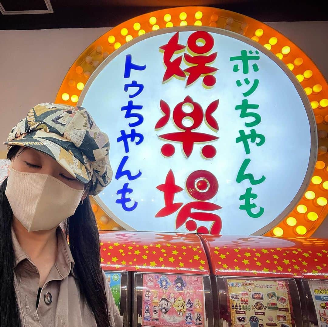 田中香子さんのインスタグラム写真 - (田中香子Instagram)「今回は歩いただけの新世界。  次回は絶対娯楽するんだ。。。  ビリケンさんと 食いだおれ太郎を ショートカットしてくれてて感謝🤣✨  #通天閣 #新世界 #近そうでまだ遠い大阪」10月10日 19時23分 - soo.yt