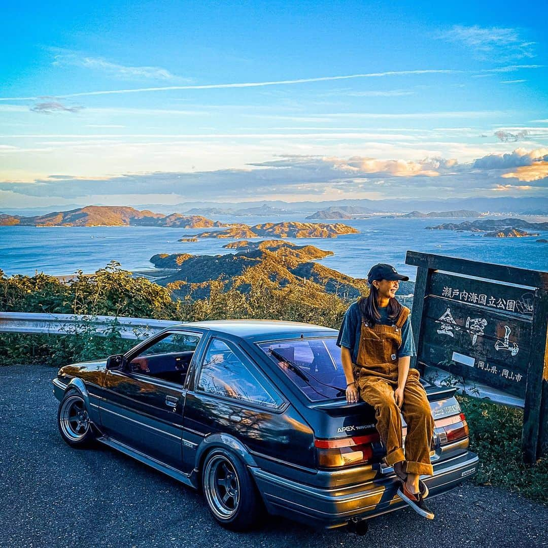 大池水杜のインスタグラム：「It's been 4 years since my car became my partner today🚗🏁 今日で納車してから4年経ったみたい！最近全然乗れてないな…またどっかドライブ行きたいな！ #ae86 #hachiroku #ハチロク #ハチロク女子 #4ag #車好き女子   @visavis_jp #slopeshot #VANS #bern #タウン情報おかやま #ライト電業 #bmx #bmxgirl #bmxfreestyle #bmxwomen」