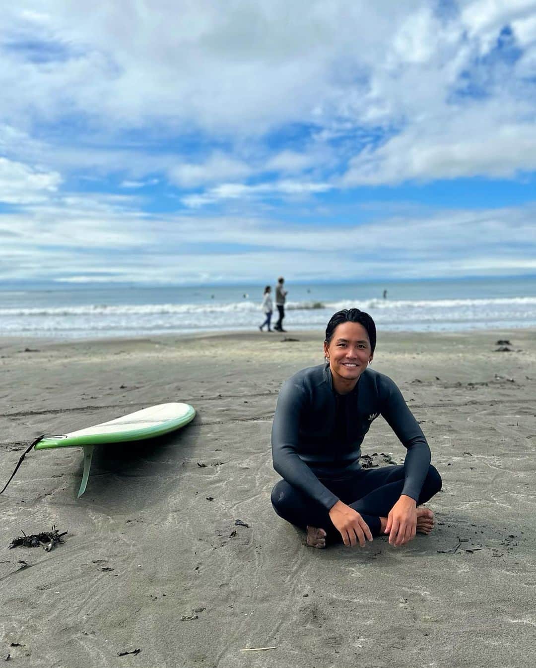 大志（DOWBL）のインスタグラム：「久々のロングボードでゆったり🏄‍♂️  可愛い🐕と仲良くなれた日^ ^  #サーフィン #LIBEIRO」