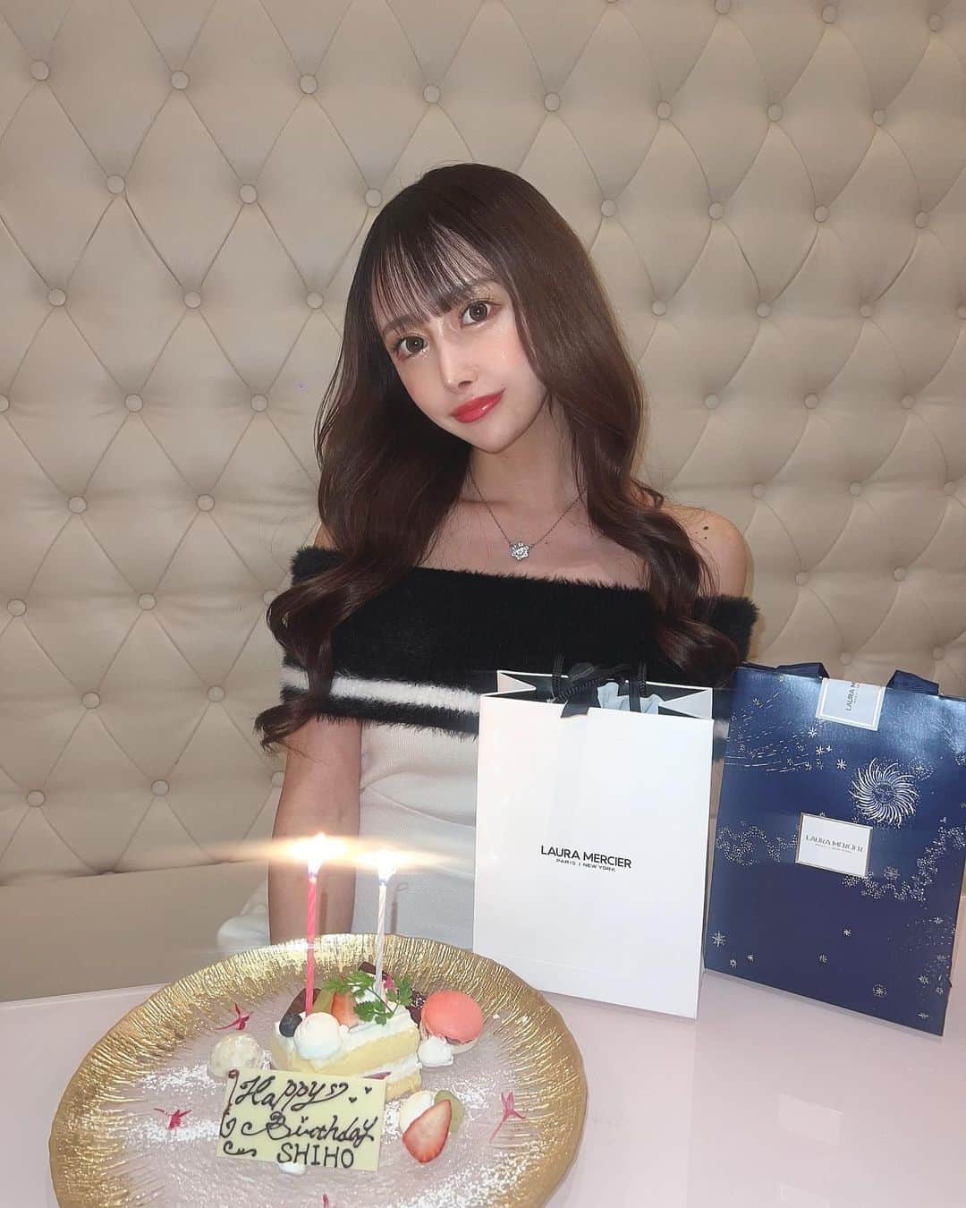 のインスタグラム：「. . お祝いしてくれる友達がいて幸せ🥹🩷 . .」