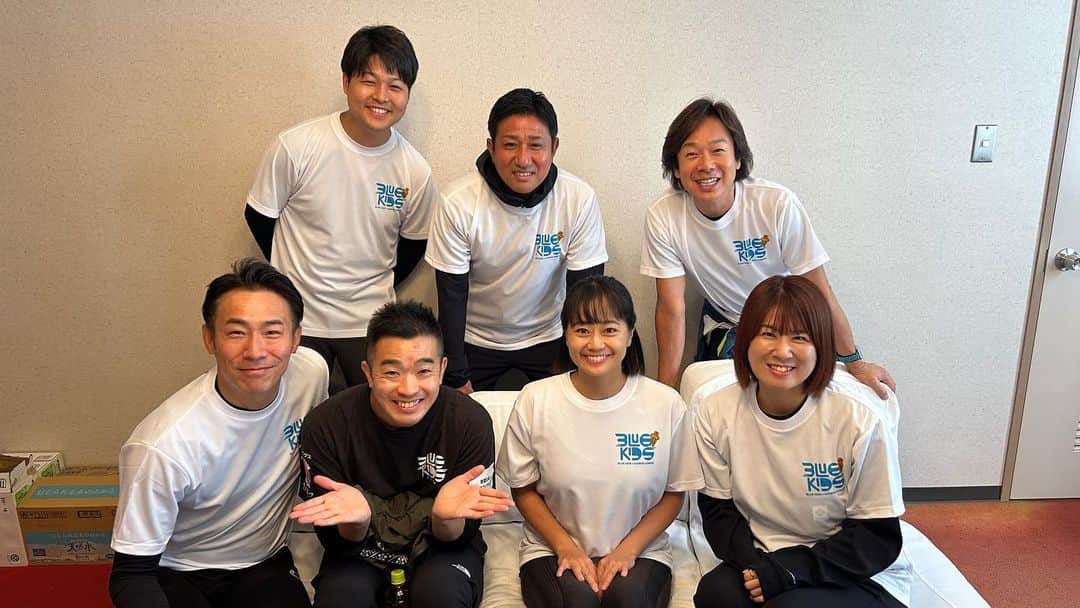 藤井瑞希さんのインスタグラム写真 - (藤井瑞希Instagram)「・ ・ 今回のイベントでご一緒した方々と😊📷✨ ・ イベント内では、皆様とスポーツについてお話しさせていただきました！ ・ そして初めてご一緒させてもらったテレビで見ていた弘道お兄さんは、本当テレビのまんまの弘道お兄さんでした〜♡♡♡ 何て呼ぶのが正解かわからず、そのまま『弘道お兄さんは〜』って呼ばせてもらいました！笑 ・ 参加者の皆さんも親子で楽しそうに体動かしてたし、とっても温かい空間でした🥰 ・ 青森最高🍎 ・ ・ #青森 #第二の故郷 #イベント  #元貴くん10周年おめでとう」10月10日 19時22分 - bdmntnfujiimizuki