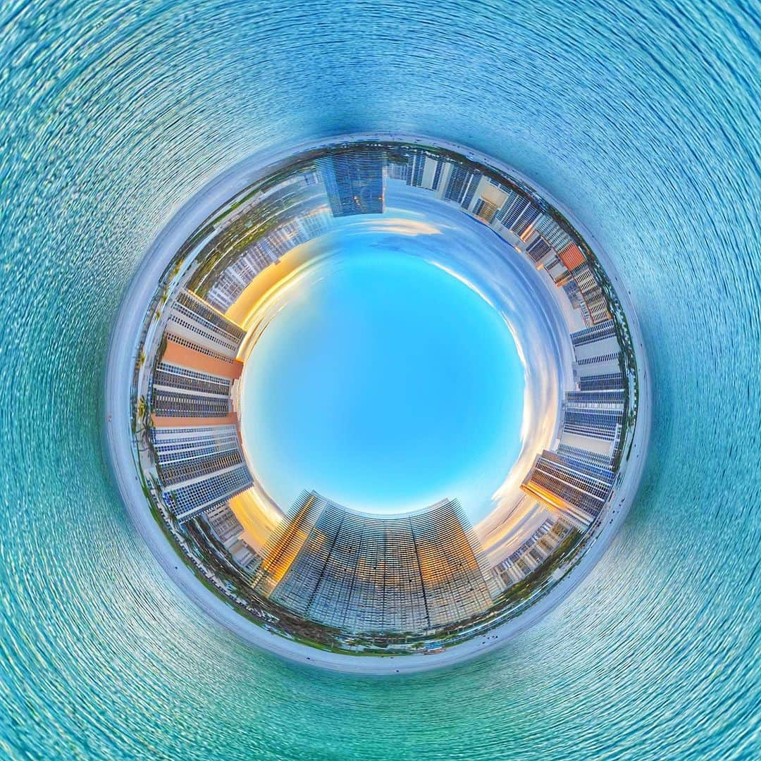 Official RICOH THETAのインスタグラム：「"Seaside Escape"  📸: @ec360view  ***************** Please add #theta360 to your photos shot with THETA and post them😊 . . . . . #ricohusa #ricoh #ricohimaging #ricohtheta #lifein360 #360camera #360view #camera #cameratips #cameralover #photographylovers #photographer #photooftheday #photographytips #cameragear #photoediting #editingtips #art #360photography"」