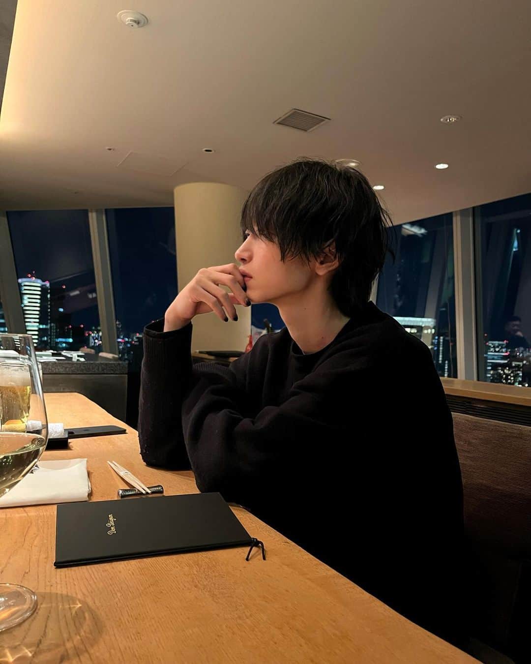 浩平のインスタグラム：「🍾🍷」