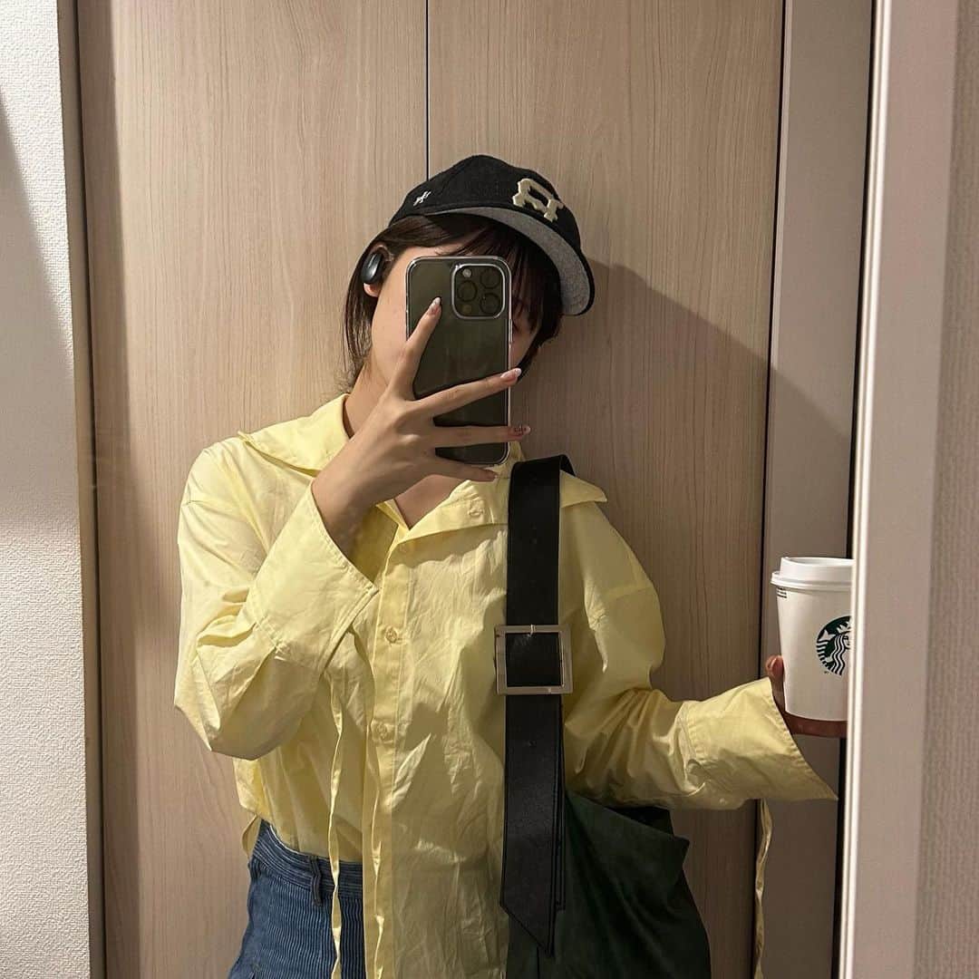 のインスタグラム：「またシャツしわっしわ👔 コーデ組むのたのしすぎるんですけど＾＾」