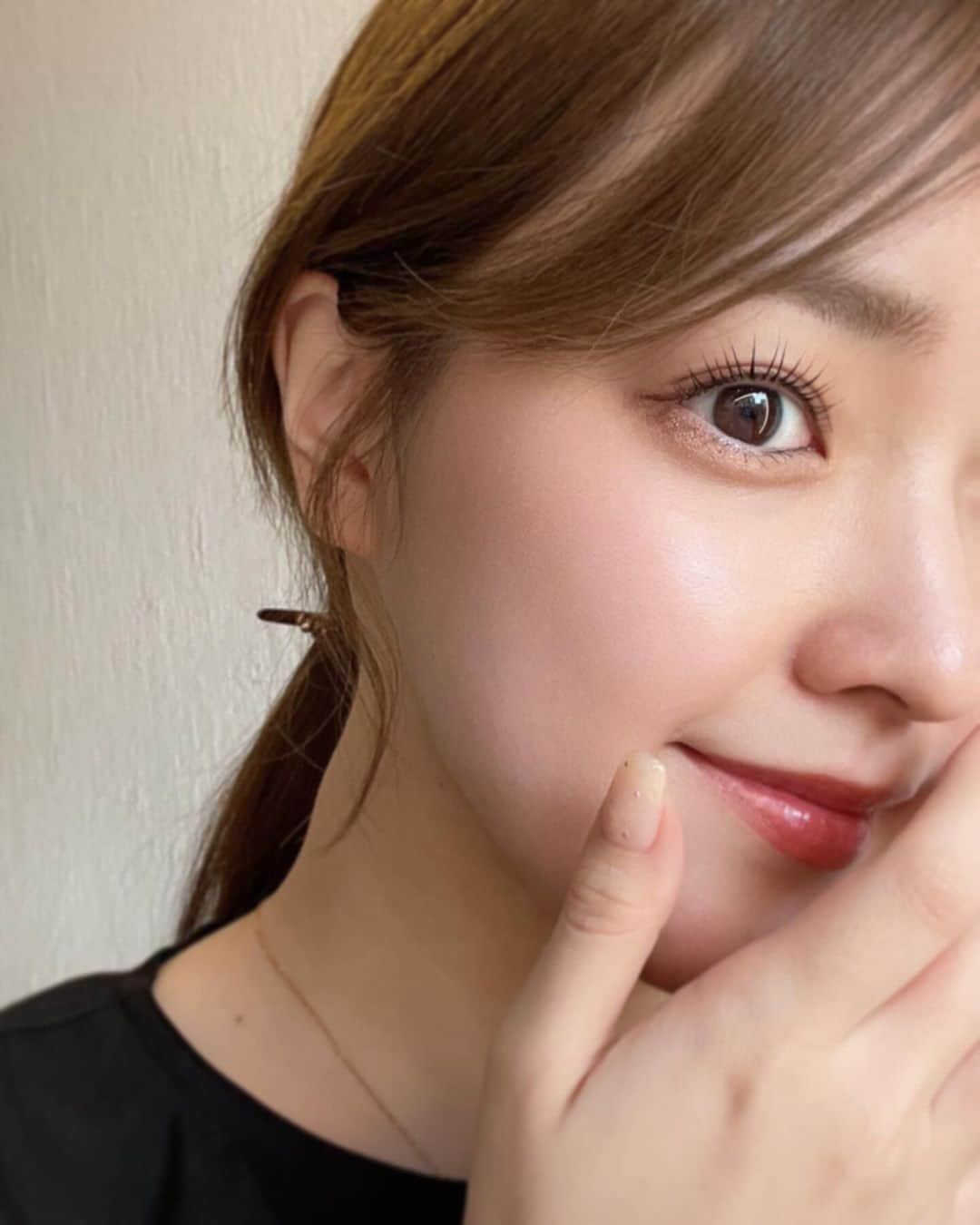 大野愛友佳さんのインスタグラム写真 - (大野愛友佳Instagram)「necklace、eyelash、nail✨  最近の。  後ろ姿が可愛くなるnecklace♡ @goldy_jp   そして、いつもお世話になっている @tmm.03__ さんまつげ➰ 今回はしっかりめに。  nailは安定のbeige🏷  #goldy#goldy_acce#pr#ゴールディ#アクセサリー#ベージュネイル#ニュアンスネイル#まつげパーマデザイン」10月10日 19時58分 - ohnoayuka