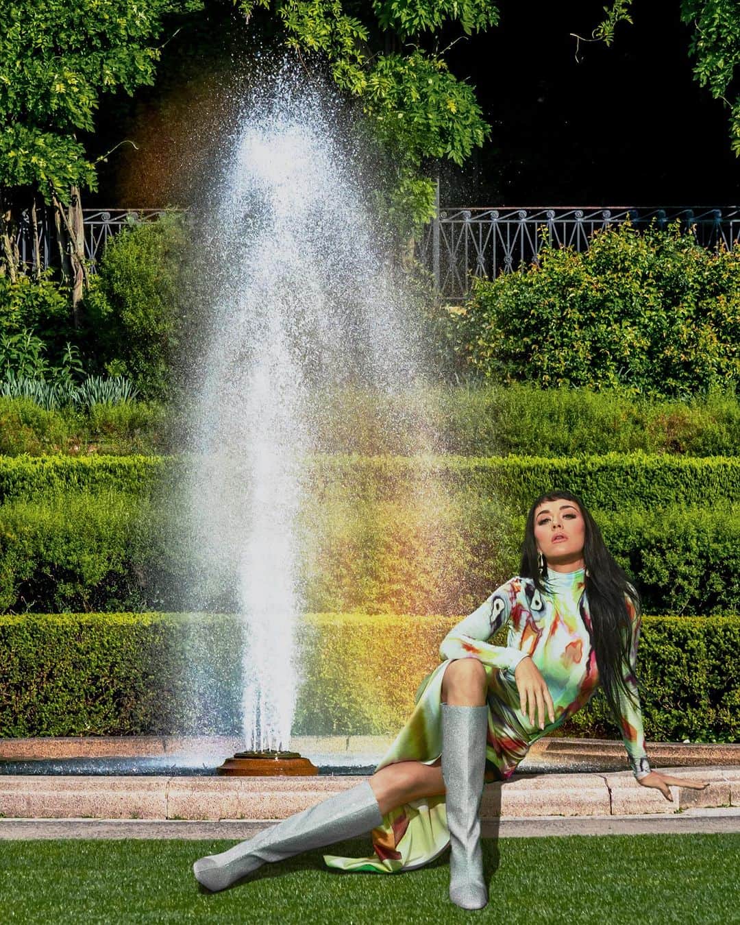 ケイティ・ペリーのインスタグラム：「water u waiting for? hope it’s @katyperrycollections 😘💦」