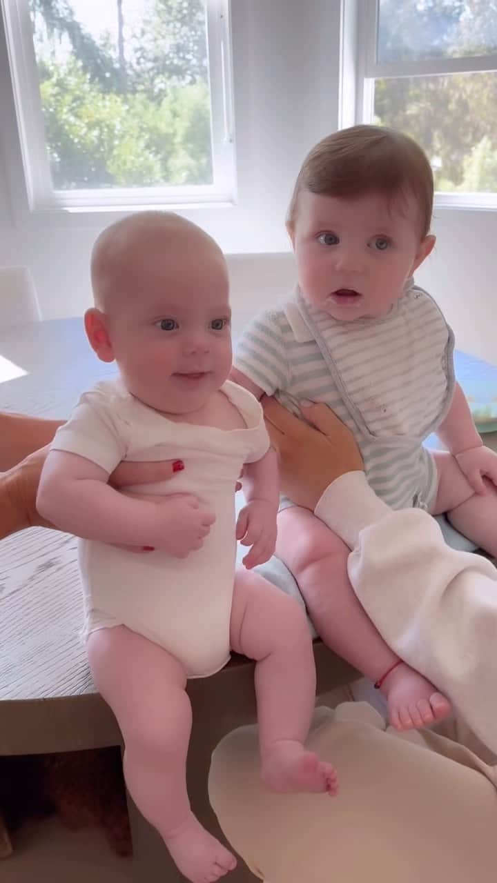 Peta Murgatroydのインスタグラム：「Just some pre-show sweetness from ROME and RIO 👶🏻👶🏼 Vote for their Mommies:  Text BARRY to 21523 Text TYSON to 21523  @dancingwiththestars ❤️」