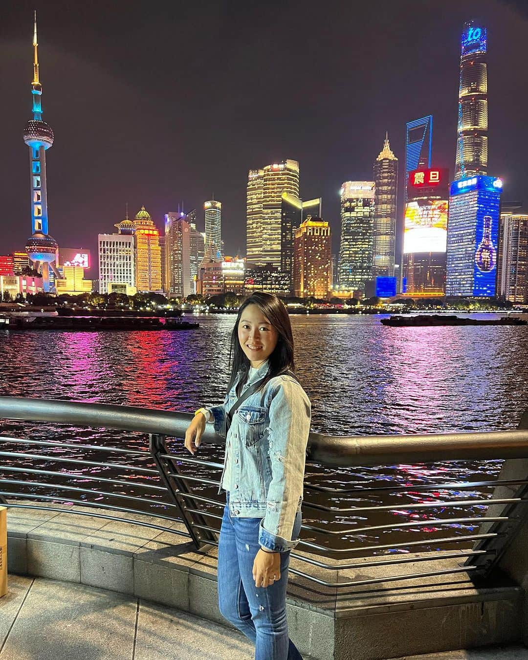 ケリー・タンのインスタグラム：「📍Shanghai 🇨🇳👋 • • • #KtOnTheRoad #China #Shanghai #TheBund #SkylineOfShanghai #LPGA #MustVisit」