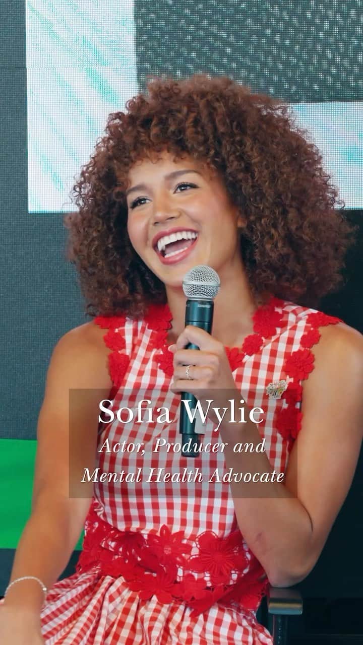 ケイト・スペードのインスタグラム：「This #worldmentalhealthday, we’re looking back at our recent Global Summit on Women’s Mental Health and Empowerment. It was a beautiful day of learning, engaging and action. First up? @sofiawylie, @ecohen817 and Dr. Joyce Davis on self-care, developing the ability to cope and the healing power of joy. #katespadeny #katespadenyimpact」